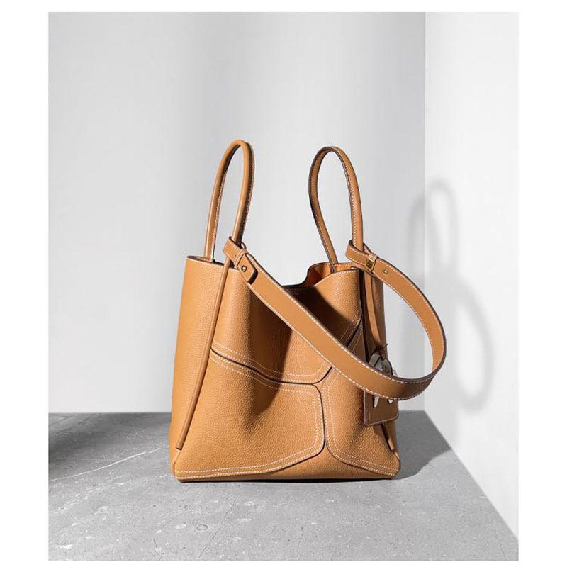 A Fashionable and High-end Handbag for Women A Versatile Single-shoulder Underarm Bag and A Genuine Leather Tote Bag