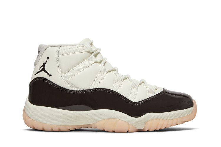 Женские кроссовки Jordan 11 Retro Neapolitan (Женский) Парус/Бархатный Коричневый-Атмосфера