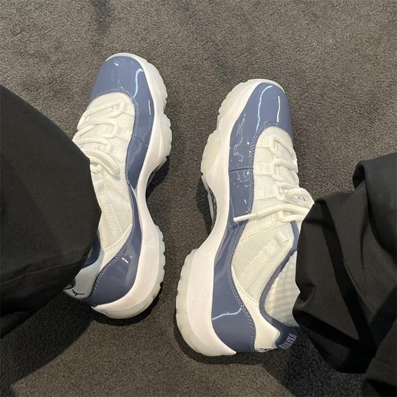 Кроссовки Air Jordan 11 Retro Low GS Diffused Blue Kids, белые, темно-синие, футбольные, серые FV5121-104