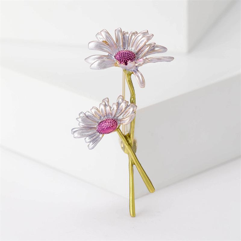 Pastoral Enamel Chrysanthemum Double Branch Brooch: Versatile Floral Fashion Pin Accessory