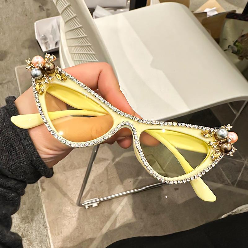 Non-polarized Fashion Cat Eye Shades Original Brand White Pearl Design Sunglasses Women Crystal Shiny High Quality Decor Sun Glasses