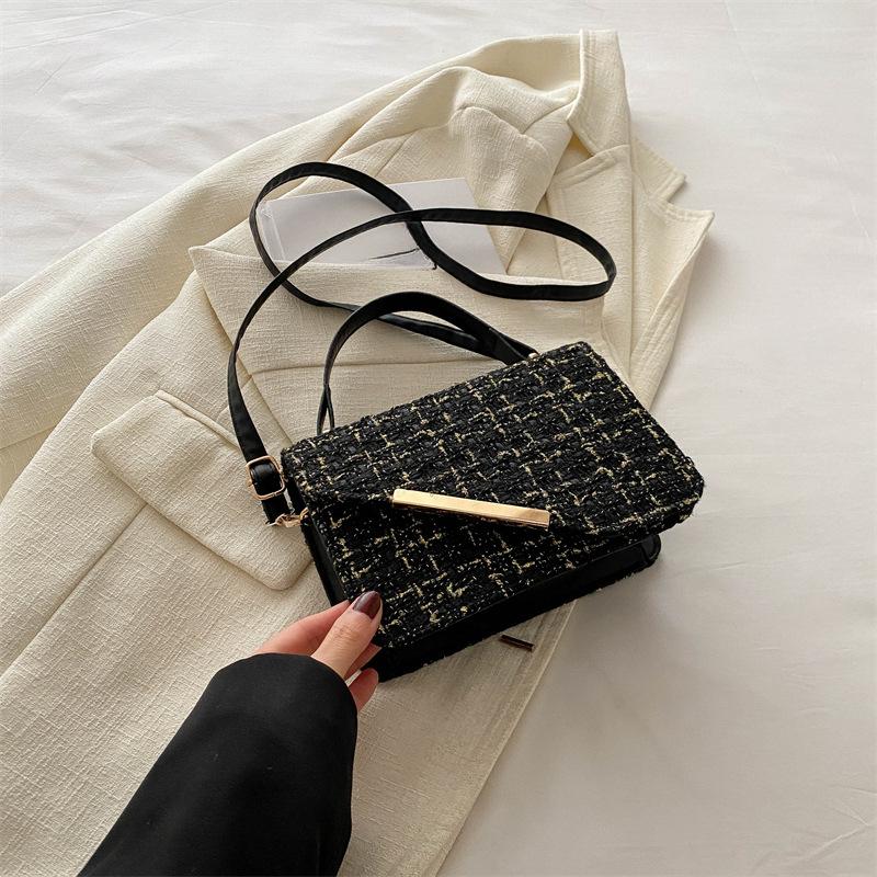 Популярная маленькая квадратная сумка, новая летняя женская сумка с цепочкой, персонализированная сумка через плечо, повседневная простая сумка через плечо