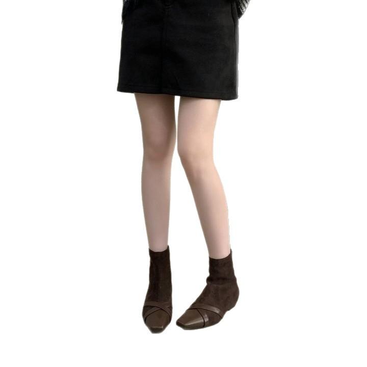 Осенью и зимой 2025 года новые ретро маленькие короткие ботинки для женщин, корейские spice girls показывают стройность, иностранный стиль, квадратный носок, тонкое бу