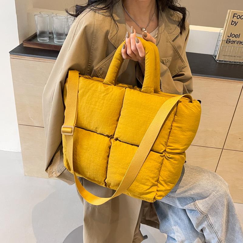 Сумка через плечо для женщин, весенняя мода, хлопковая подбитая сумка, большая вместимость, стеганая сумка-тоут
