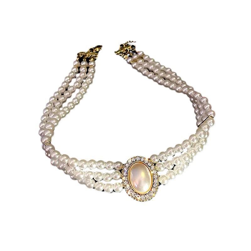 Этническое ретро-ожерелье с бриллиантами на ключице