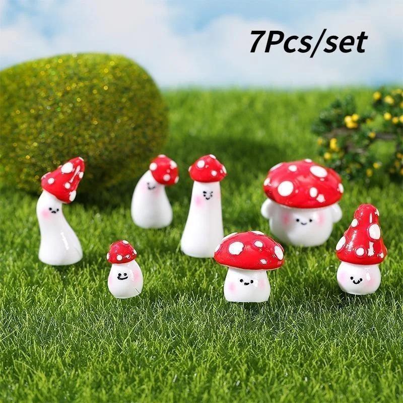7Pcs Creative Mini Mushroom Moss Micro Landscape Decoration Jewelry with Succulent Plant Flower Decoration
