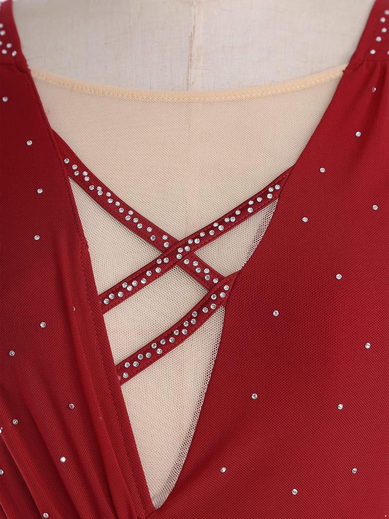 Женское танцевальное платье, украшенное стразами - Без спины с боковым разрезом, Струящийся асимметричный подол, Встроенная ластовица и кнопки для сценических мероприятий