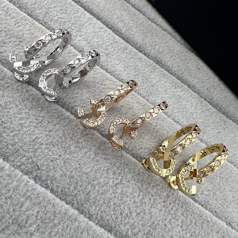 Diamond-Inlaid Rhombus Wave Earrings for Women, Coco Style, High-End, Versatile, Fashionable, Light Luxury Design
