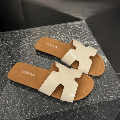 Французская верхняя одежда на плоской подошве, крутые тапочки с одним ремешком, женские 2025 лето, новые, в стиле феи, ретро, пляжные тапочки на одном ремешке