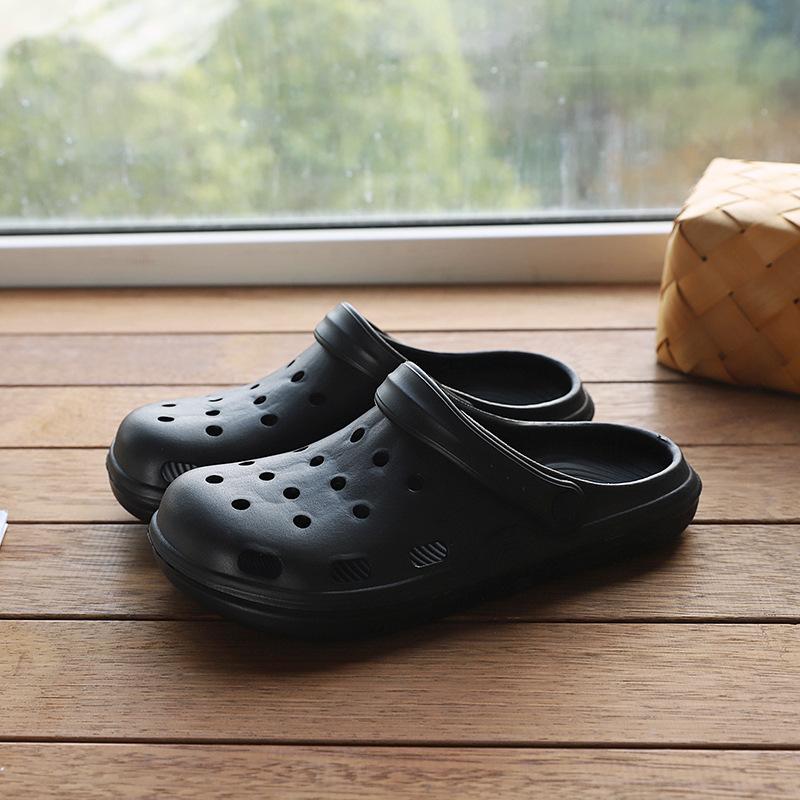 New Couple Hole Shoes Men's Soft Sole Non-slip Hollow Cool Slippers Garden Shoes Women's Seaside Beach Casual Foam Drag
