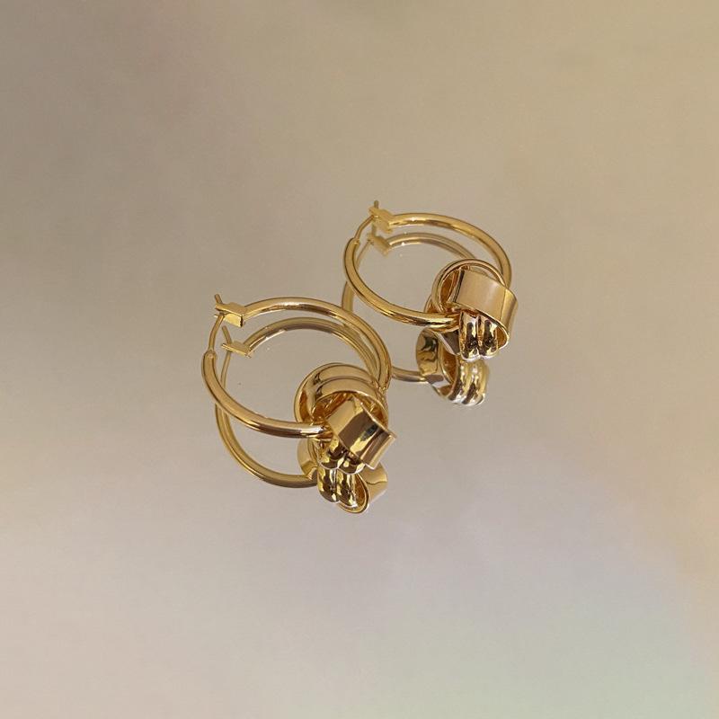 European and American fashion high-end atmospheric earrings trendy cool earrings versatile personalized party big earrings exquisite commuter earrings