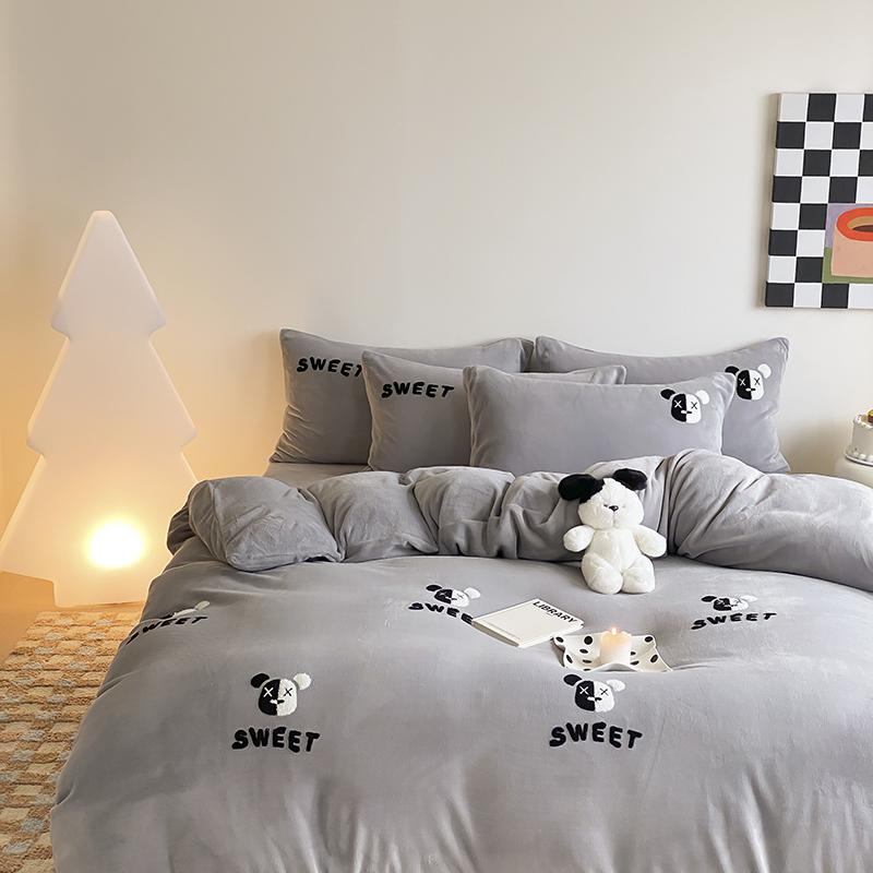 Mei Yun Ge Thick Milk Velvet Cartoon Towel Embroidered Cool Bear Series Four Piece Set