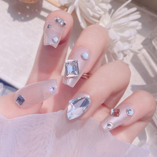 Стильные стразы для ногтей из изысканной смолы своими руками