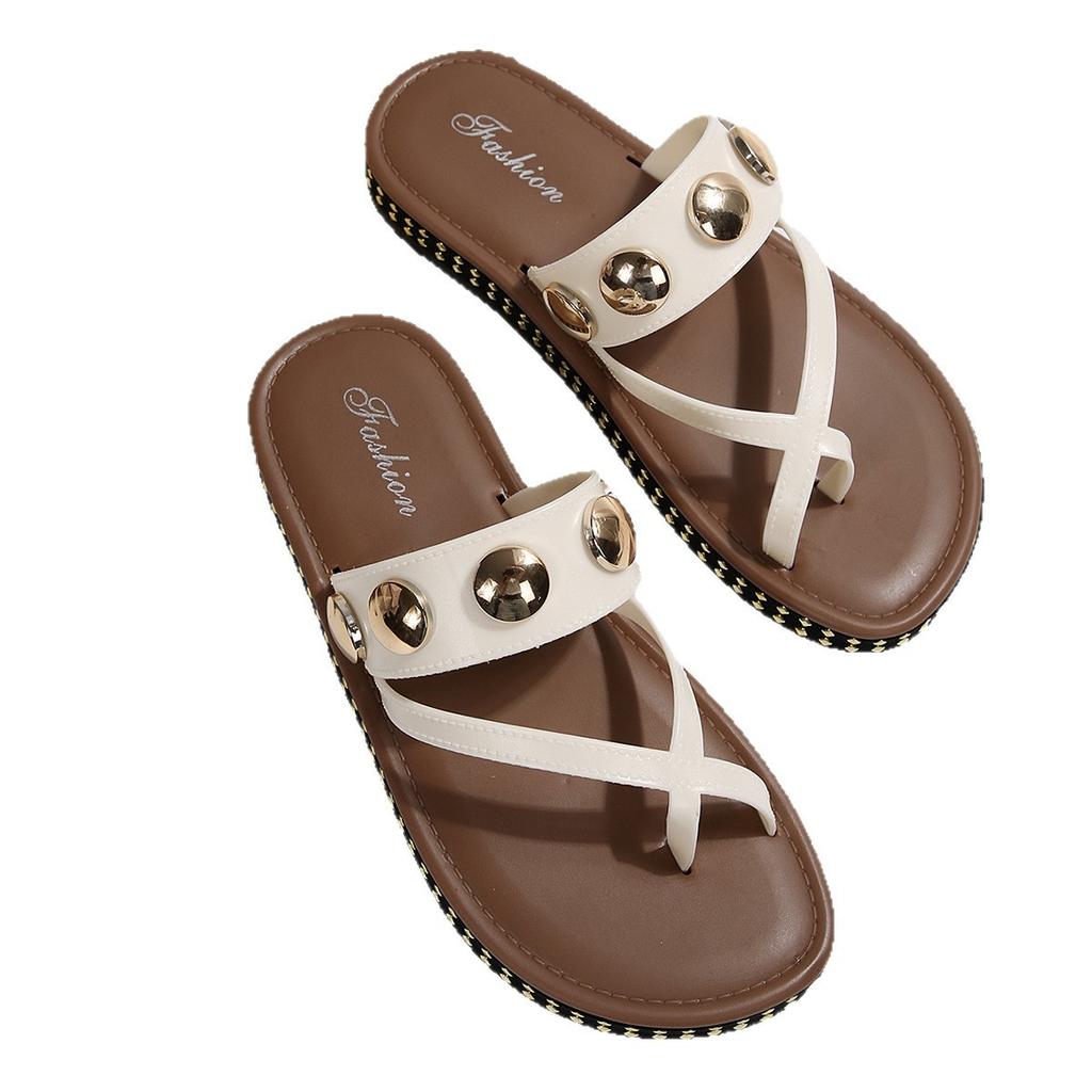 Fashion Metal Decor Flat Sandals for Women Rivet Thick Sloe Non Slip Clip Toe Slippers Plus Size Comfort Light Platform Beach Shoes