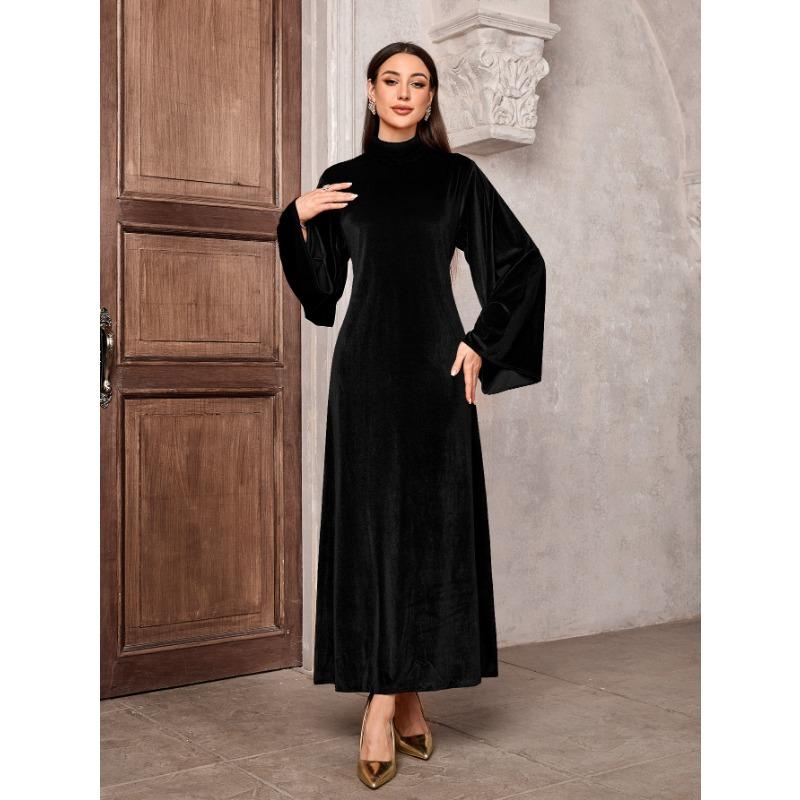 Женское весеннее бархатное платье с рукавами-трубами и поясом-молнией