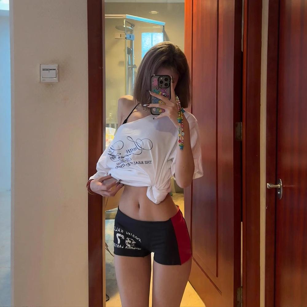 Повседневная женская белая футболка с открытым плечом и одним рукавом