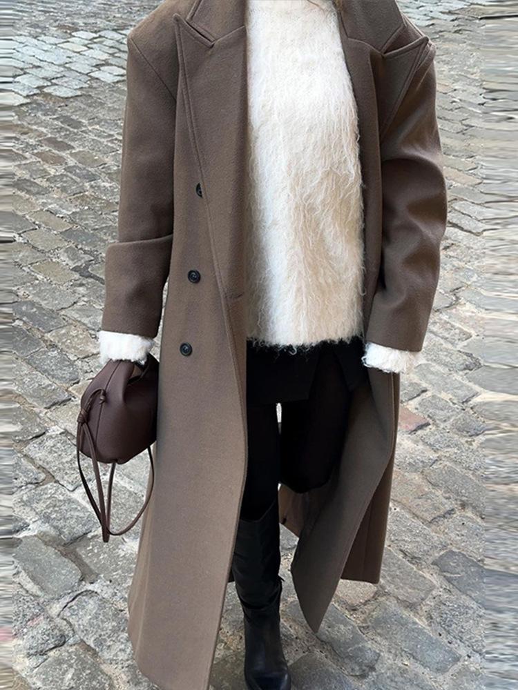 Женское шерстяное пальто - Коллекция Осень/Зима 2024, Стиль для города с пиджачным воротником