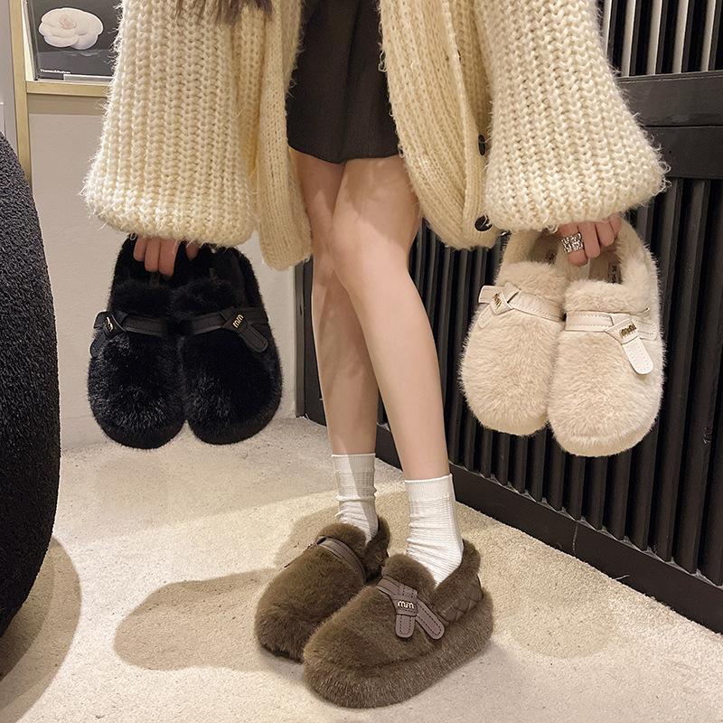 Белые плюшевые туфли на толстой подошве с одной педалью Европейские плюшевые туфли Детская плюшевая обувь 2025 новая обувь из хлопка Doudou на осень и зиму