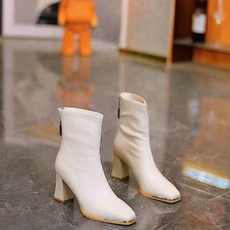 Женщины не устали от коротких ботинок на толстом каблуке, теплых осенне-зимних, металлических ботинок на высоком каблуке для работы и новых ботинок Мартина с квадратным носком 2025 года.