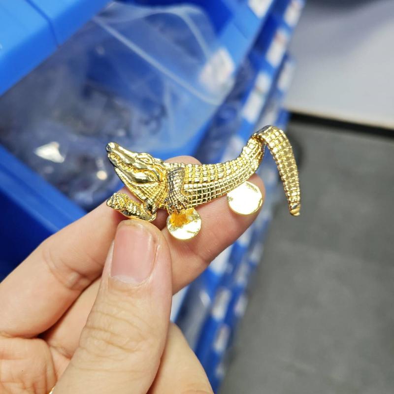 NEW Vintage Animal Crocodile Octopus Shaped Men's Suit Lapel Brooches Pin Classic Accessories For Men Coat Suits