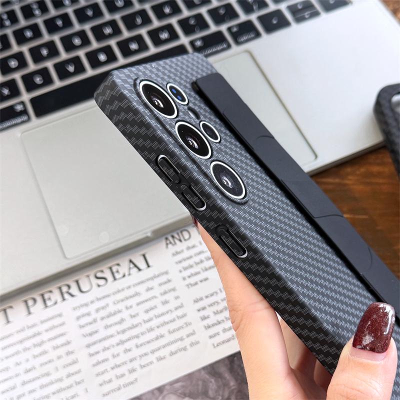 Luxury Carbon Fiber Pattern Silicone Wrist Strap Case For Samsung Galaxy S25 S24 S23 Ultra Plus Shockproof Hard PC Thin Cover