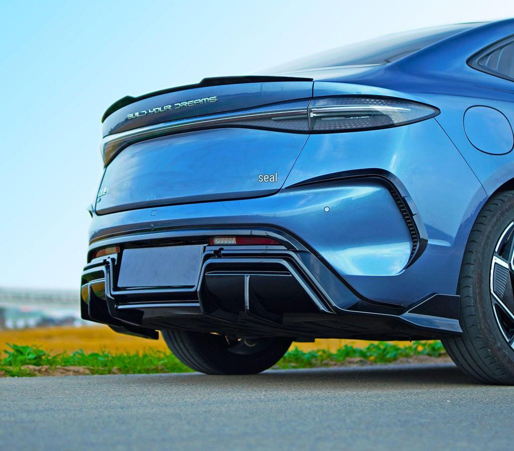 Комплект стайлинга передней и задней части BYD Seal EV, модель DC: Боковой порог, Передний сплиттер-губа, Задний спойлер, Яркая полоса