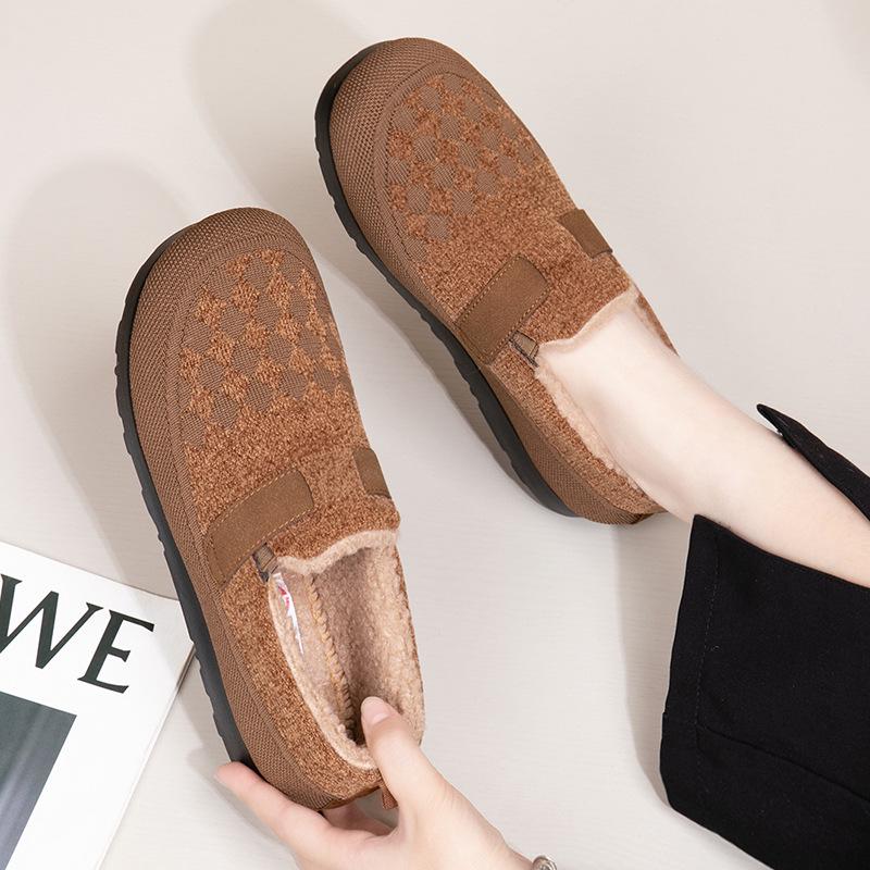 Women's Velvet-Lined Non-Slip Winter Shoes - Warm Round-Toe Flats for Middle-Aged and Older Adults