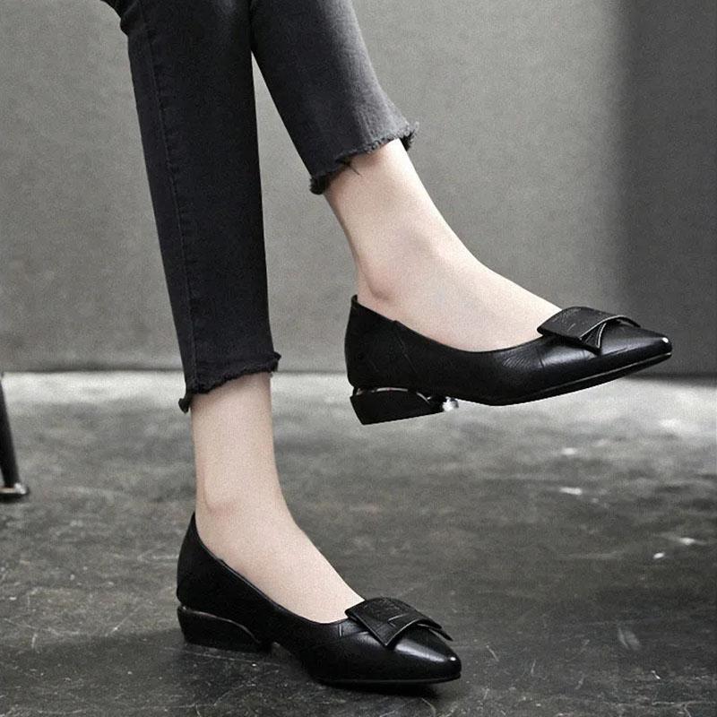Толстые туфли, женские летне-осенние туфли из заостренной кожи на низком каблуке с неглубоким носком, красные универсальные женские туфли из мягкой кожи с низким берцем