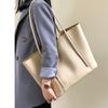 Niche Tote Bag, Genuine Leather Women's Bag, New Large-capacity Portable Large Bag, High-end Cowhide Commuter Underarm Shoulder Bag.