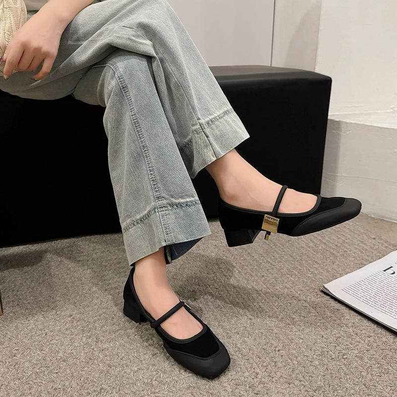 Туфли Мэри Джейн женские осень 2025 новые квадратные туфли с толстым каблуком и легким ртом женские вечерние туфли на низком каблуке
