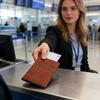 Многокарманный держатель для свидетельства о регистрации автомобиля, держатель для страховых карт, тонкий складной кошелек из искусственной кожи, органайзер для документов, для водительских прав, страховых полисов, удостоверений личности. Подходит.