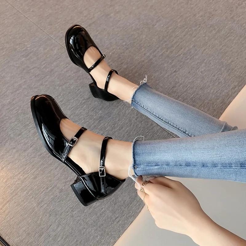 Summer New Mary Jane Square Head Sandals Fashion Buckle Retro Baotou Middle Heel Small Leather Shoes