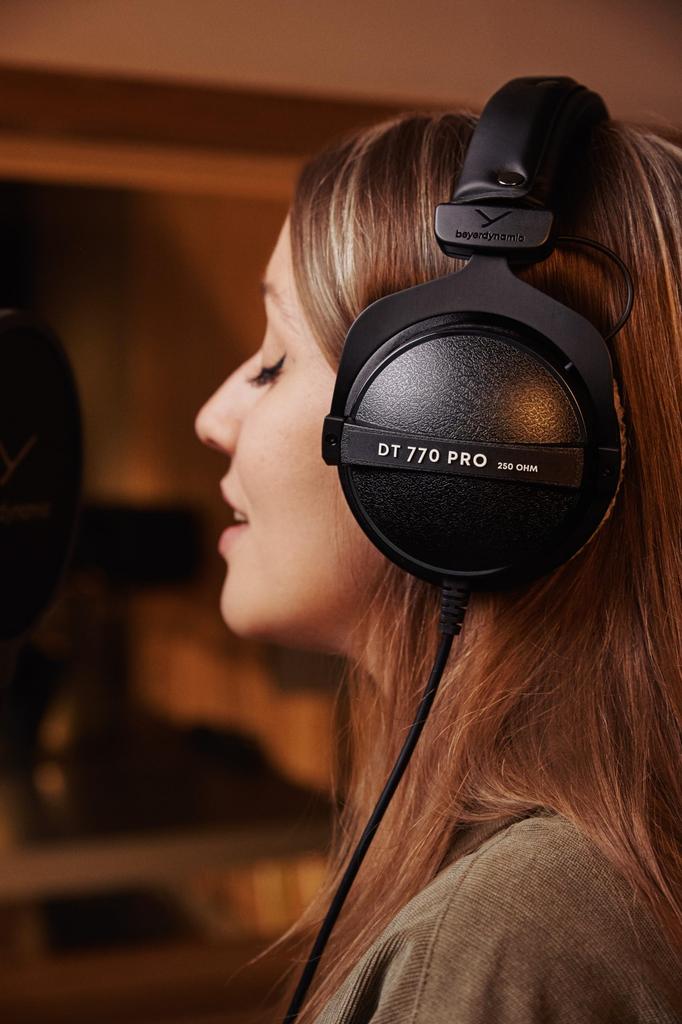 Beyerdynamic закрытые наушники накладного типа для записи монитора DT 770 PRO 250
