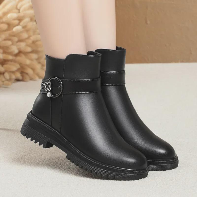 Женские сапоги из утолщенного бархата и мягкой кожи для осени и зимы — идеальный вариант для людей среднего и пожилого возраста.