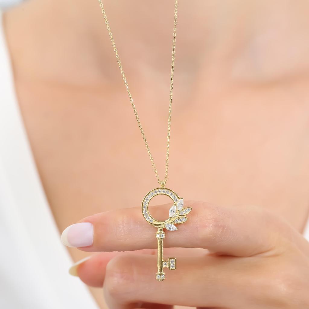 Sparkling Dream Key Gold Color Silver Necklace