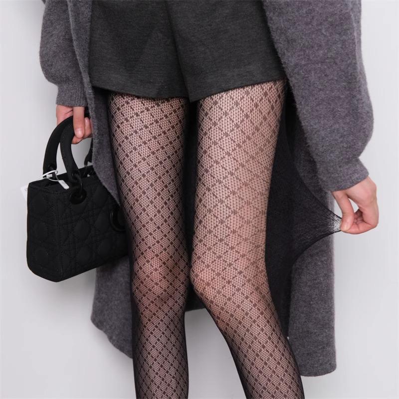 Diamond Pattern Lace Fishnet Stockings - Retro Hollow Design with Vertical Stripe Jacquard