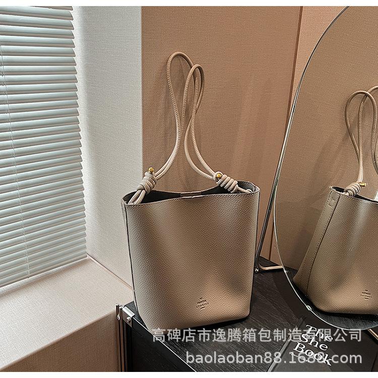 Популярная в этом году сумка женская большая вместительная новинка 2024 года, сумка-мессенджер через плечо, универсальная сумка-ведро для детей и мам