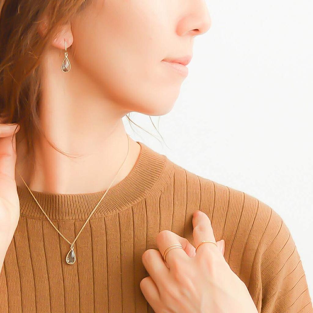 [NAOTJEWELRY] [Naot Jewelry] Женское ожерелье, Простая форма капли, Ожерелье из стекла с огранкой в рамке, Угольно-серый