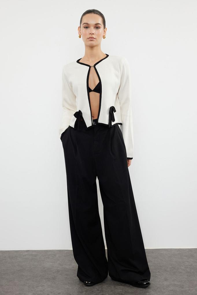 Женский элегантный кардиган с черной лентой и бантом, укороченная куртка с детальным рисунком, трикотажный кардиган