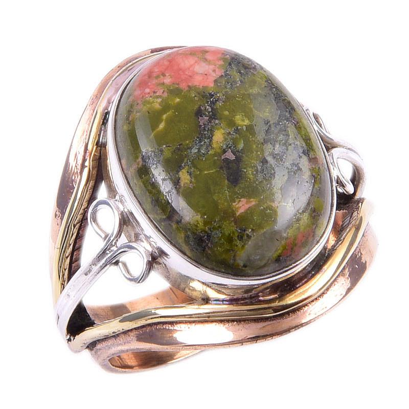 Кольцо из двухцветного серебра 925 пробы с натуральным драгоценным камнем унакитом, размер 6 Y0d91