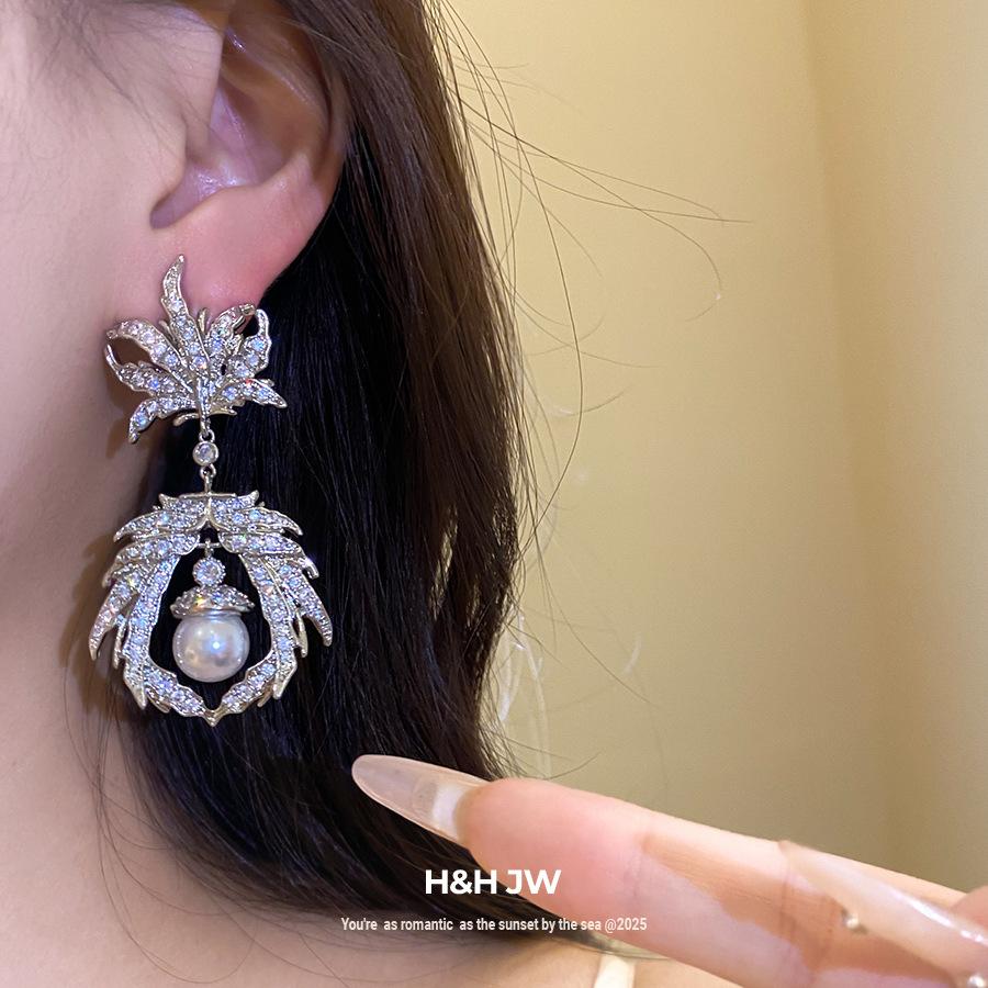 Retro Zircon Leaf Pendant Earrings Delicate Stylish Women Jewelry