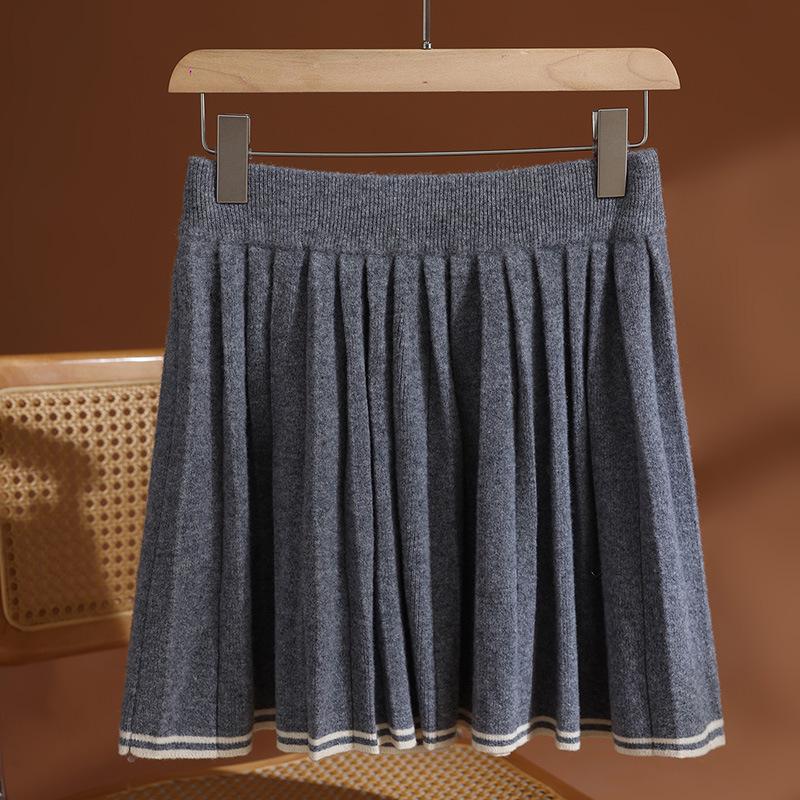 Color-Blocked Pleated Wool Knit Skirt - Elastic Waist, Korean Style, Autumn/Winter Casual Mini Skirt for Women