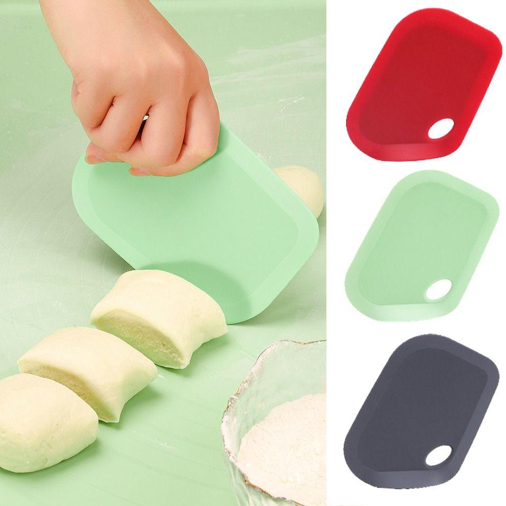 Green Red Black Dough Scraper Home Kitchen Food Scrapers Plastic Dough Cutter  Bread Cake Fondant