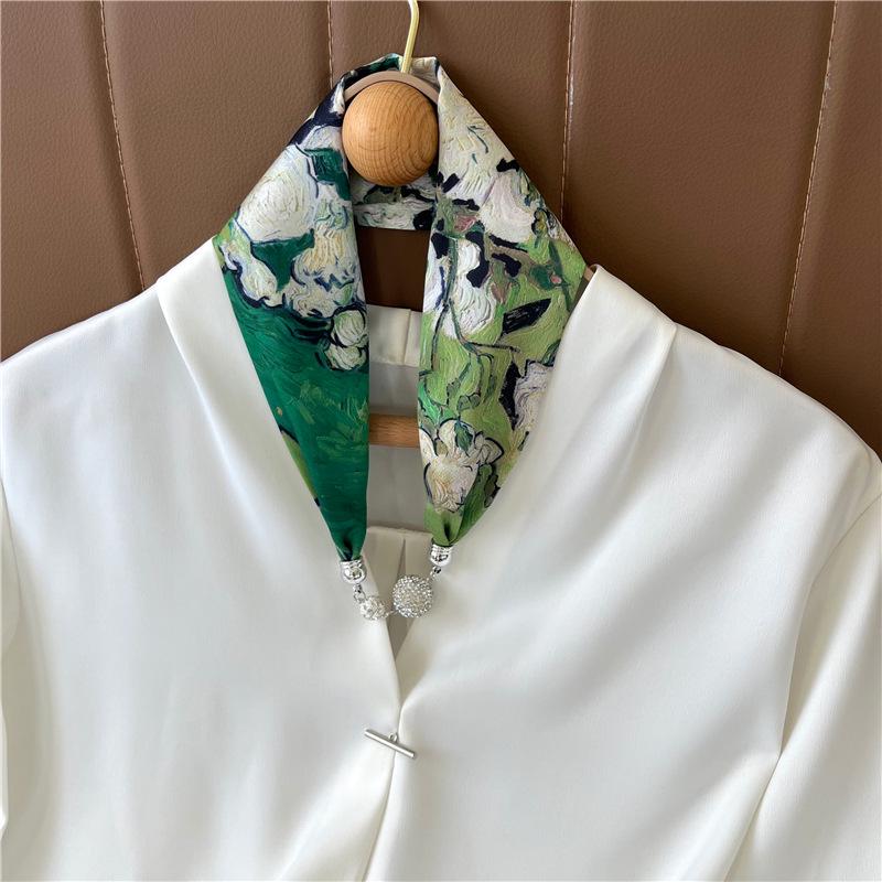Женский шелковый шарф с магнитной пряжкой — модная защита шеи на весну, лето и осень 2024 года
