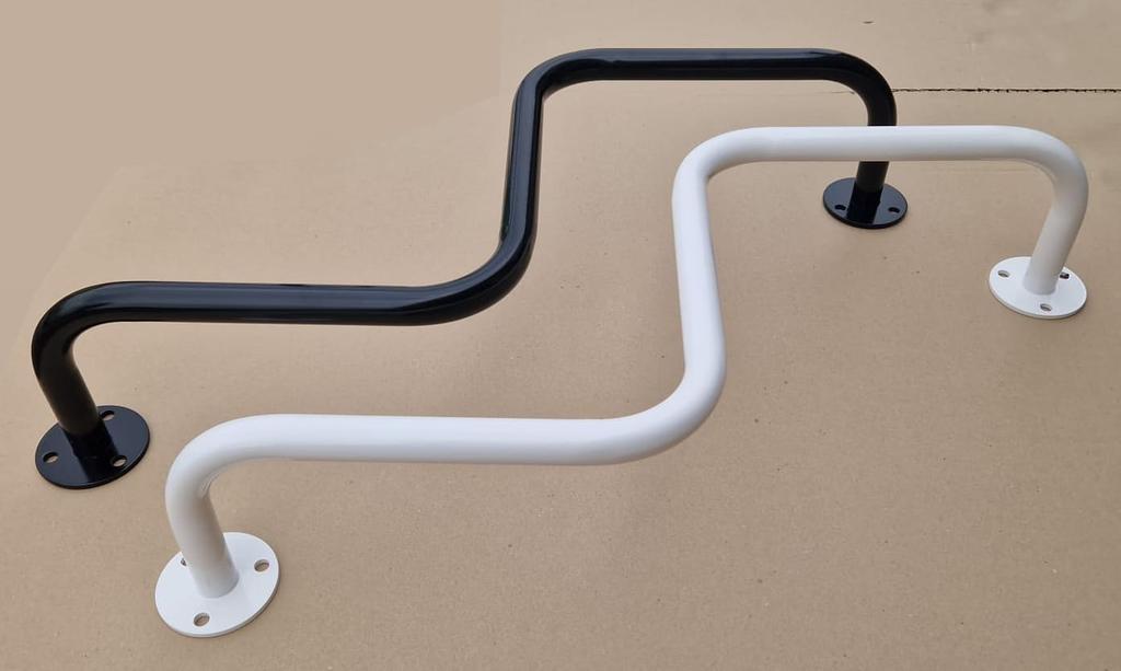 Curved Ceiling Pull-Up Bar Black