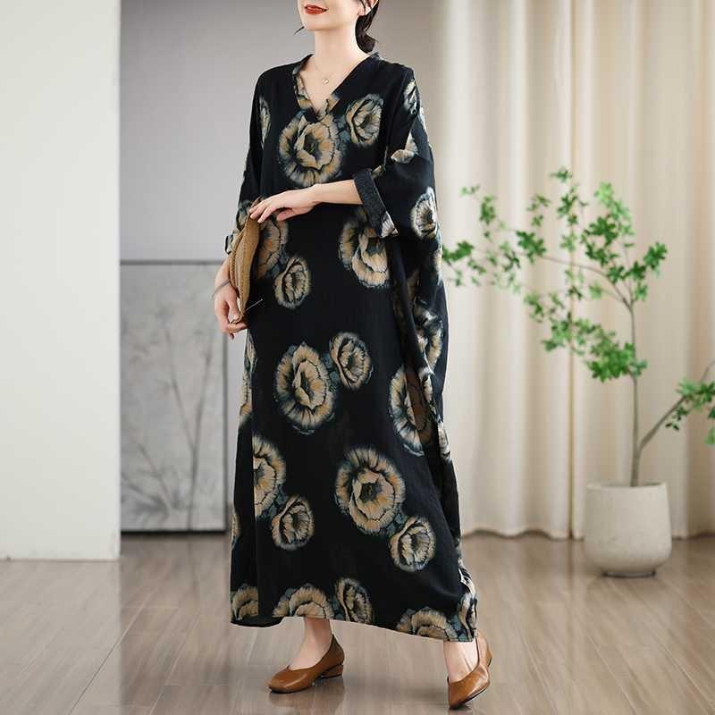 Винтажные платья в стиле «отпуск» с V-образным вырезом