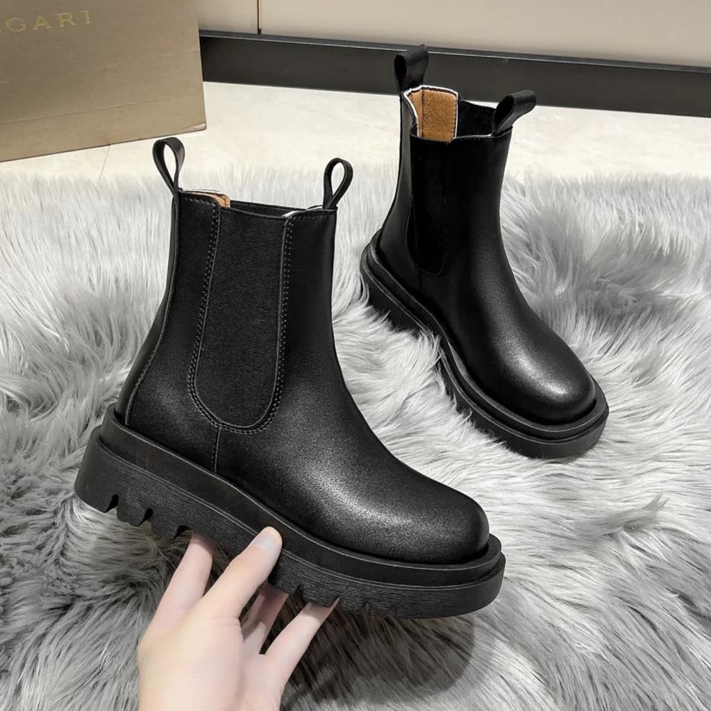 Fashion Women Boots Hot Luxury Thick Sole Chelsea Boots Women Flat Casual Boots High Quality Fashion Shoes for Women Zapatos De Mujer