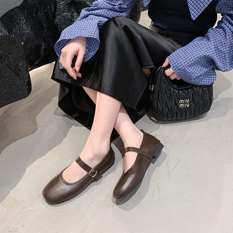 Spring and Summer 2025 New Flat-soled Single Shoes One-word Buckle Shallow Mouth Mary Jane Shoes Fashion with Skirt Women's Shoes