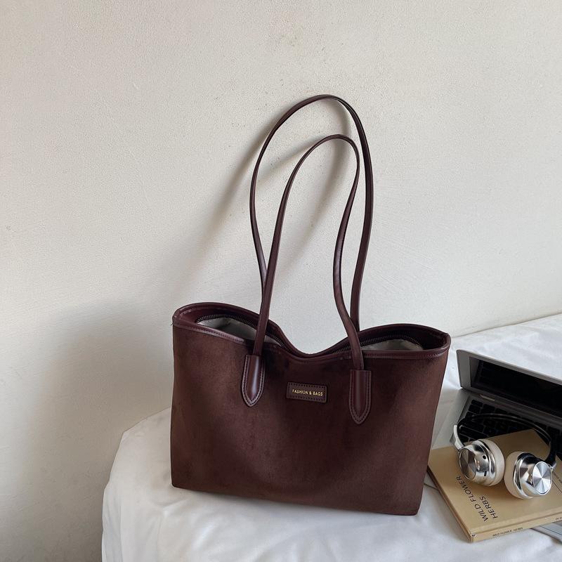 Вместительная замшевая сумка женская осень-зима 2025 новая универсальная сумка через плечо повседневная рабочая сумка-тоут для поездок