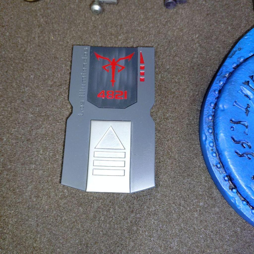 [USED] Resident Evil 4 Key Resident Evil Figure